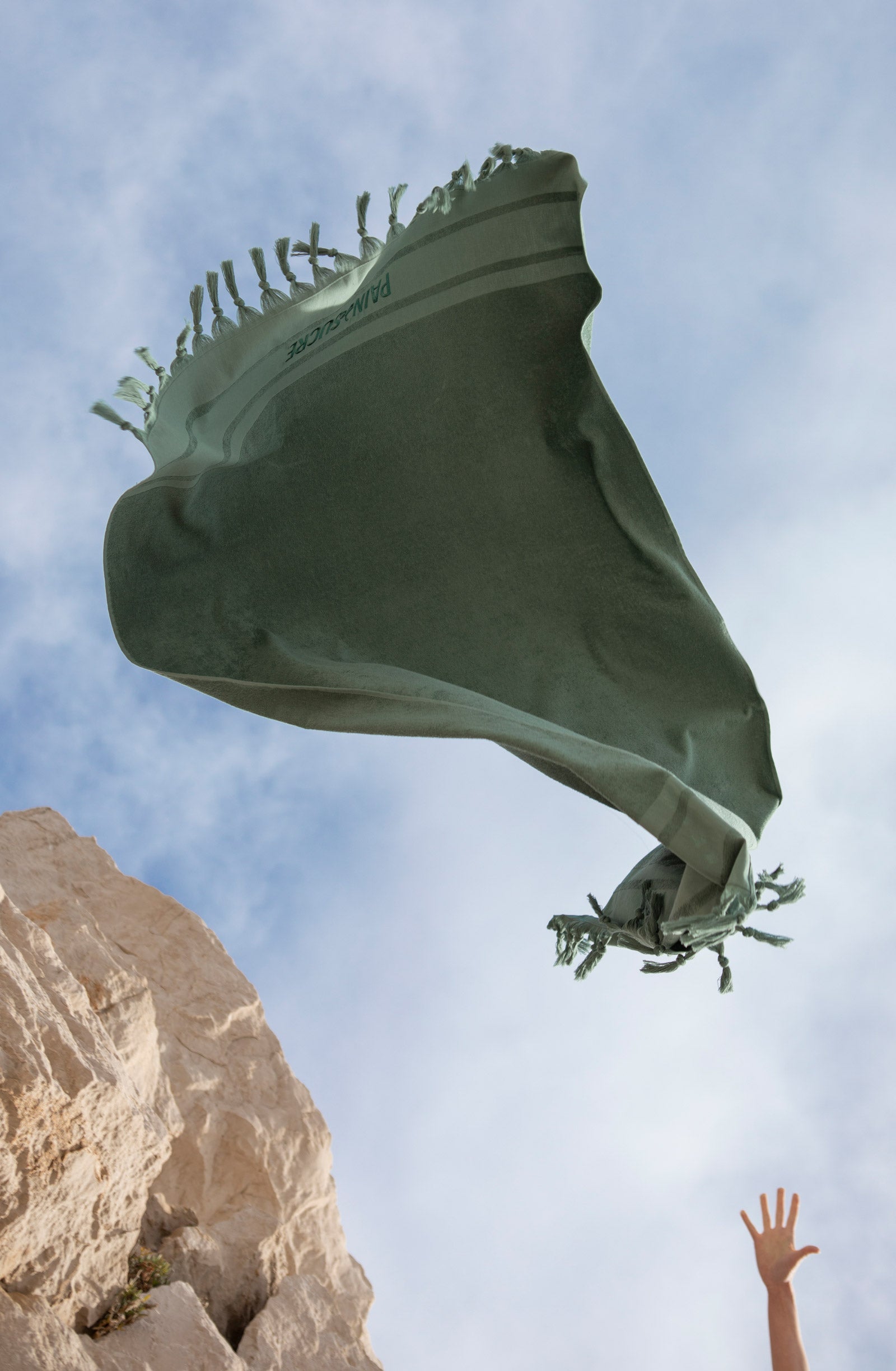 zaina Fouta en éponge amande à franges