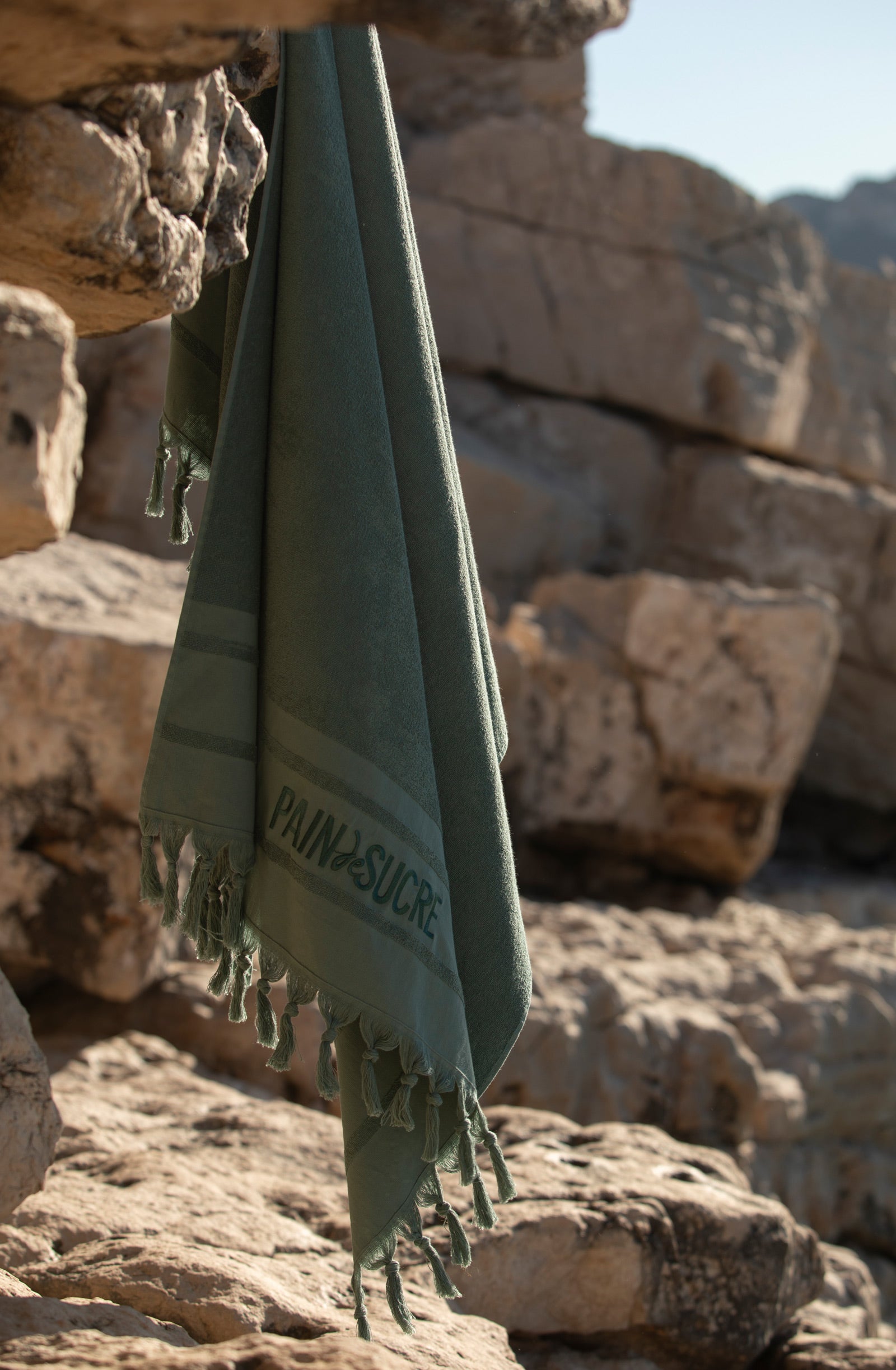 zaina Fouta en éponge amande à franges