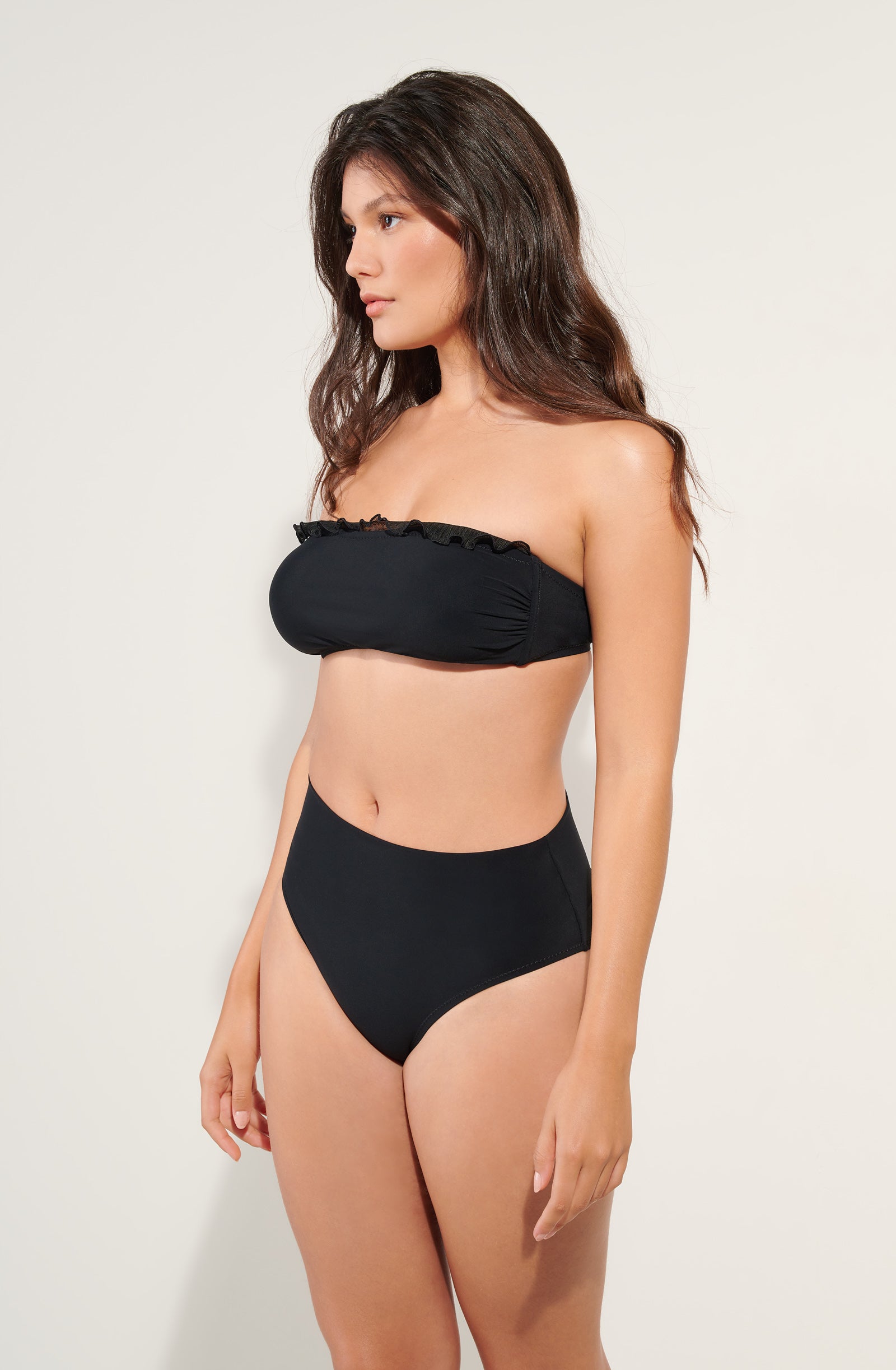 valli Haut de maillot de bain bandeau noir à volant