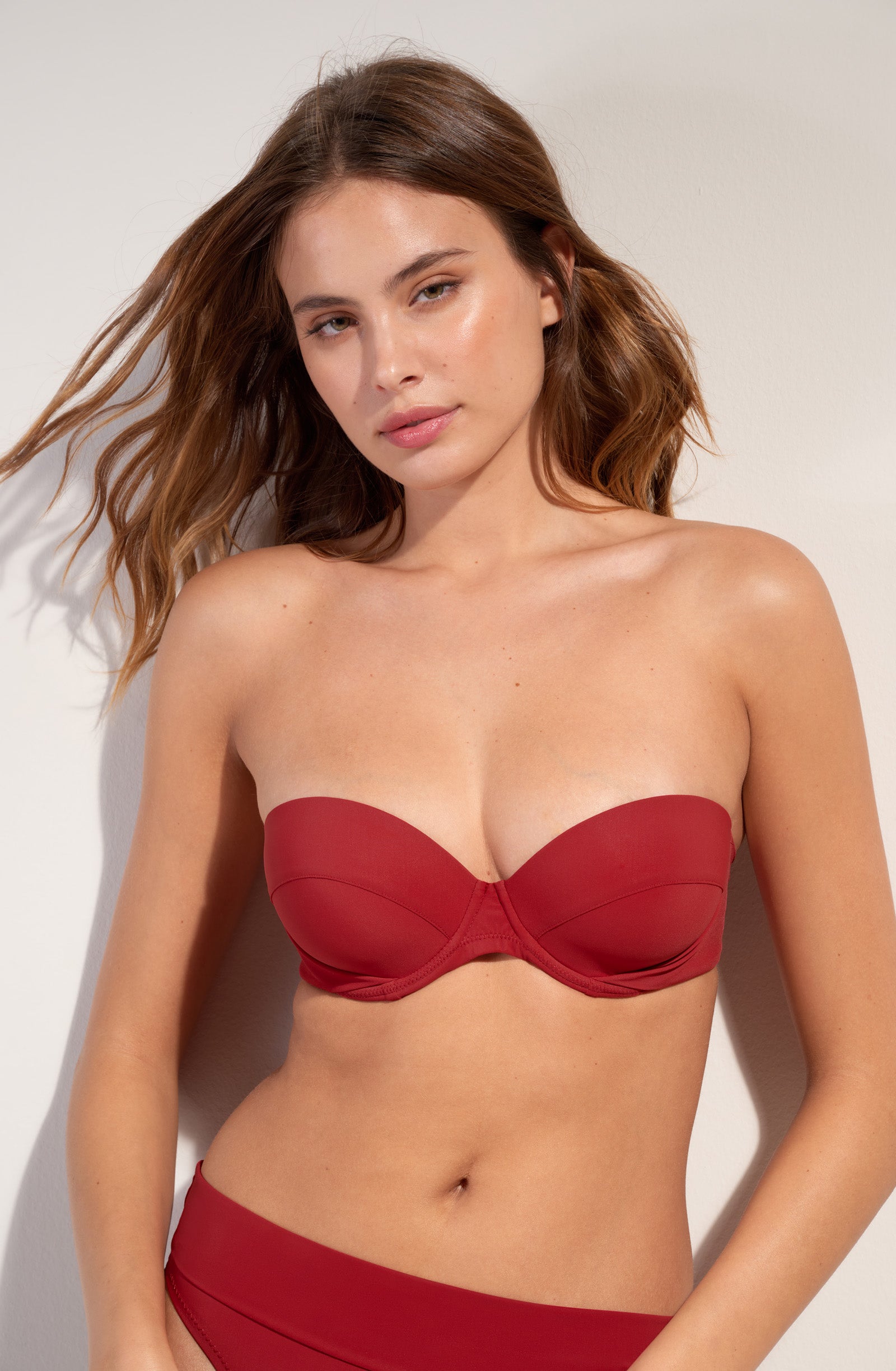 lisia haut de maillot balconnet a armatures rouge garance