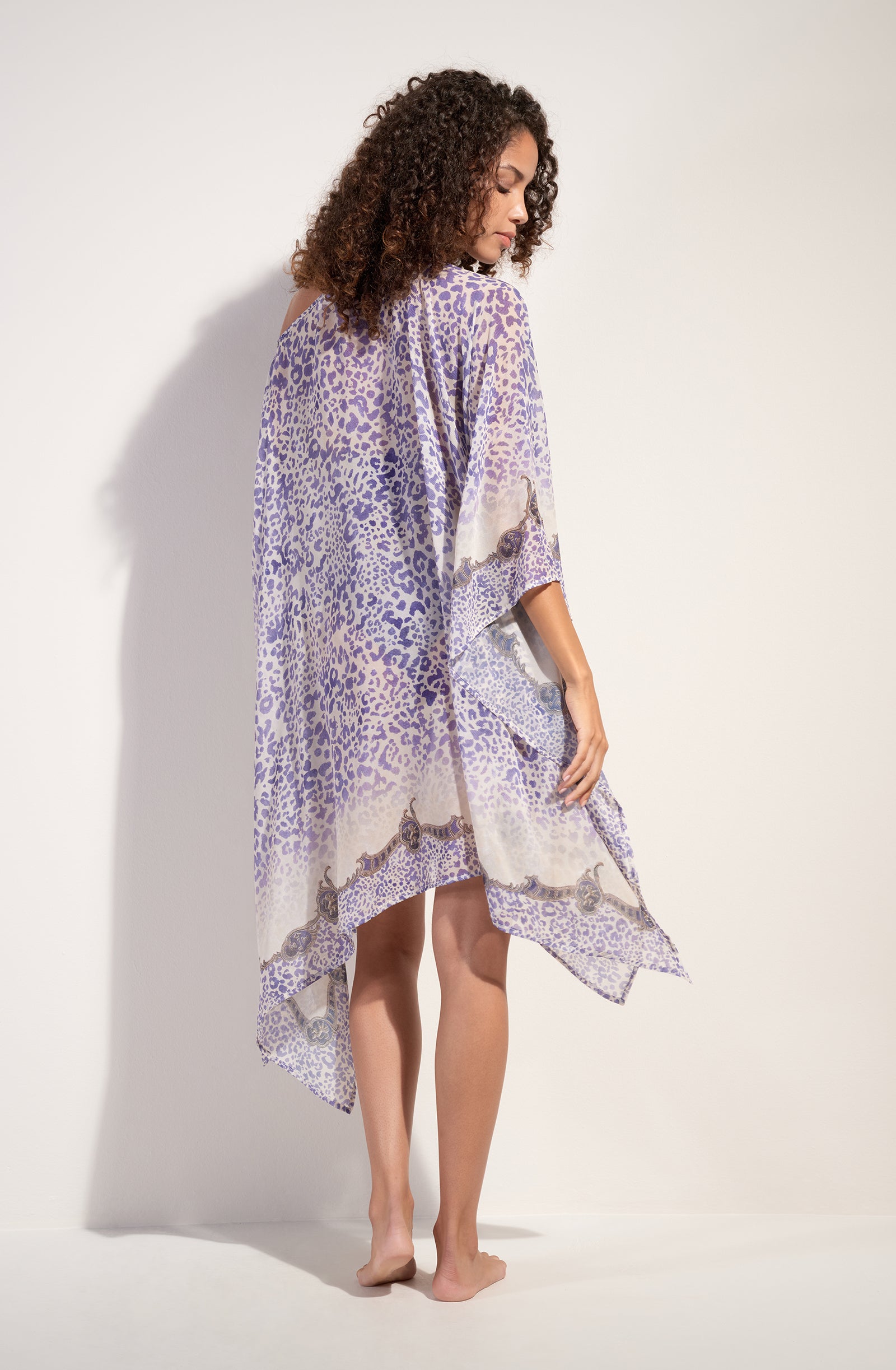 priya poncho col bateau en voile fixe semi transparent imprime