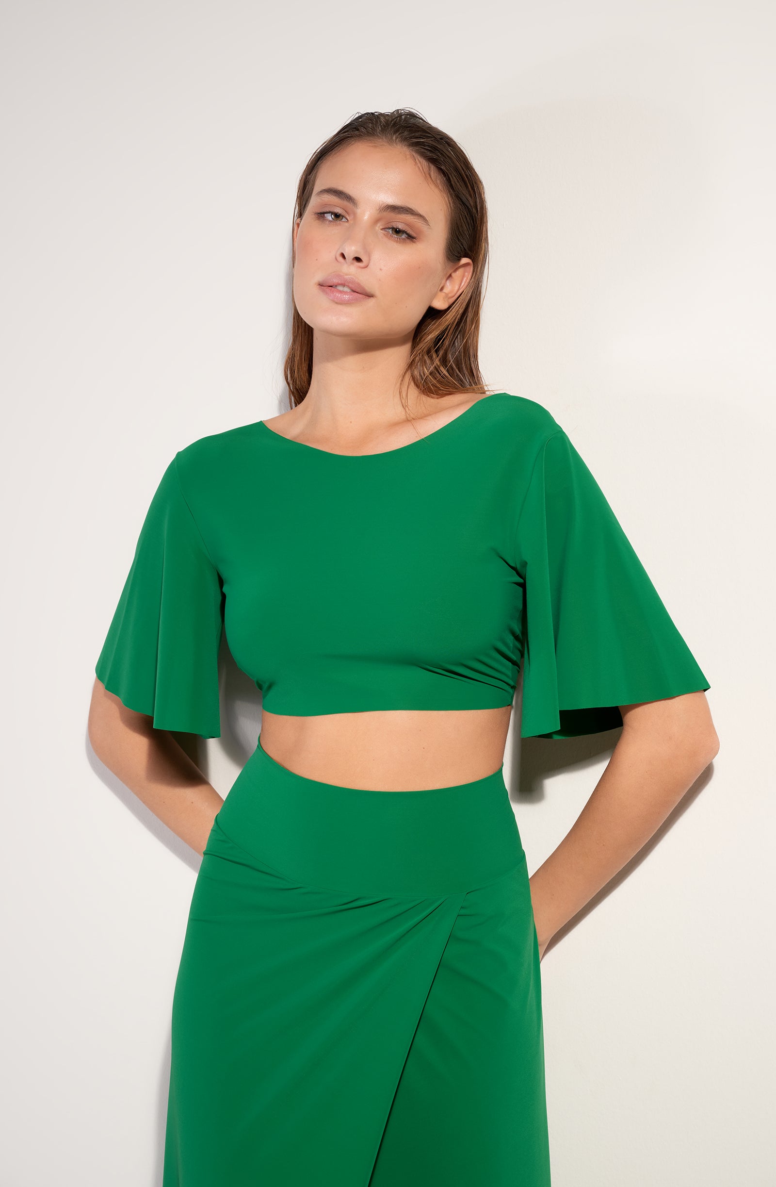 tainy crop top cache coeur jade
