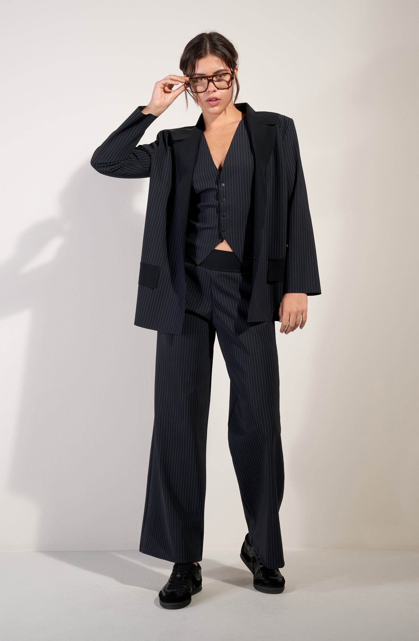 blake - black striped