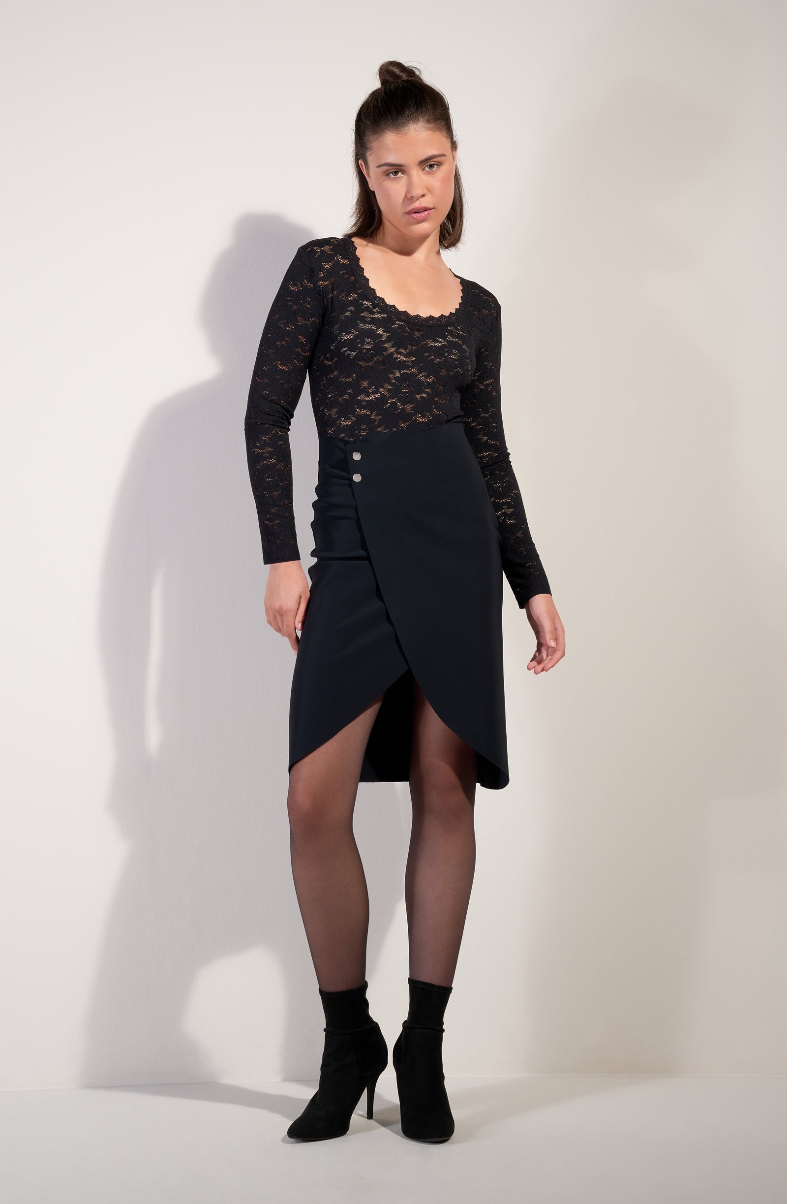high-waisted dress yonha high waisted black tulip skirt TAKING CARE Coast Women's Petite Collared Size:34 APR2026IMMIDIATES