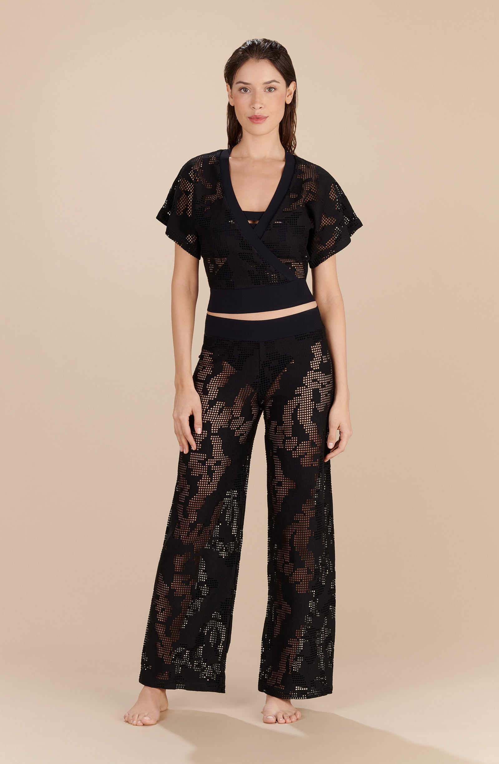 manoa - Top cache-coeur noir en résille ajourée