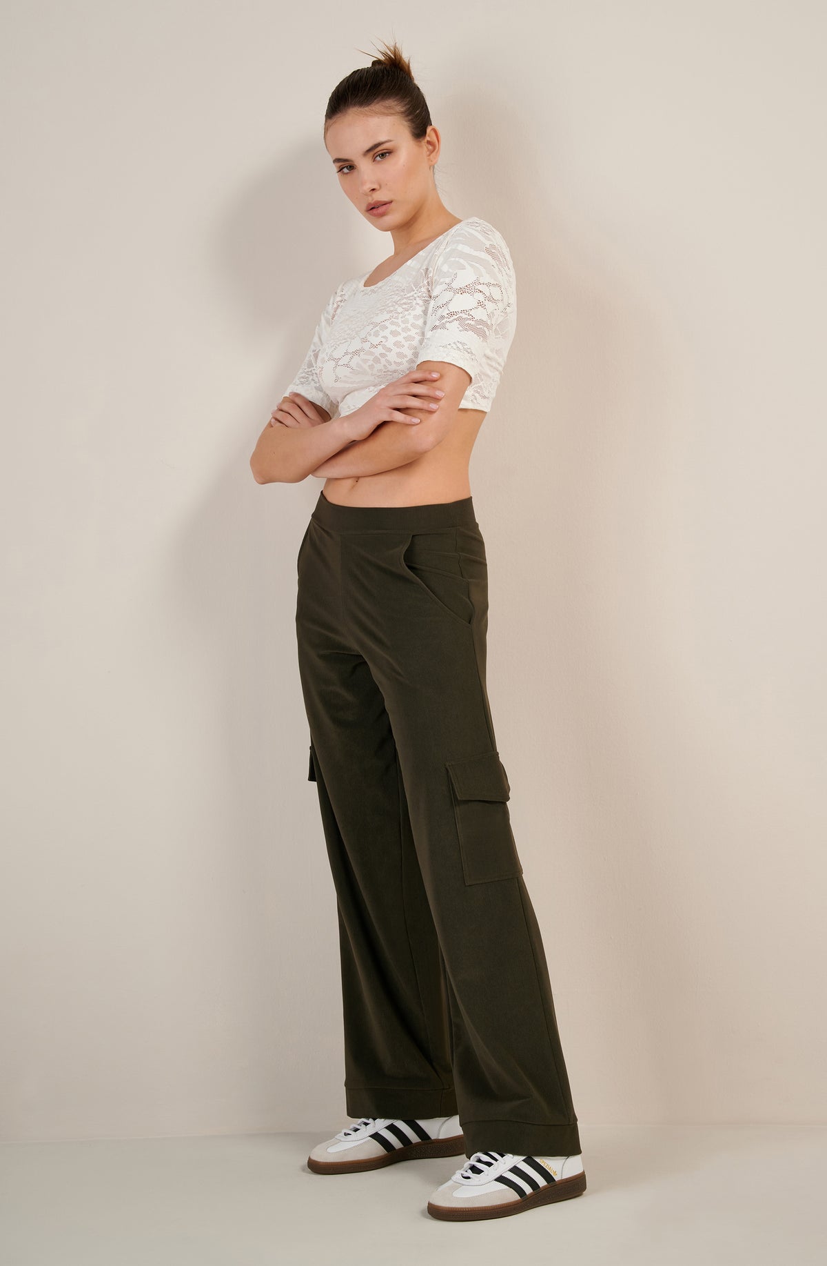 parana pantalon cargo kaki en velour cotele