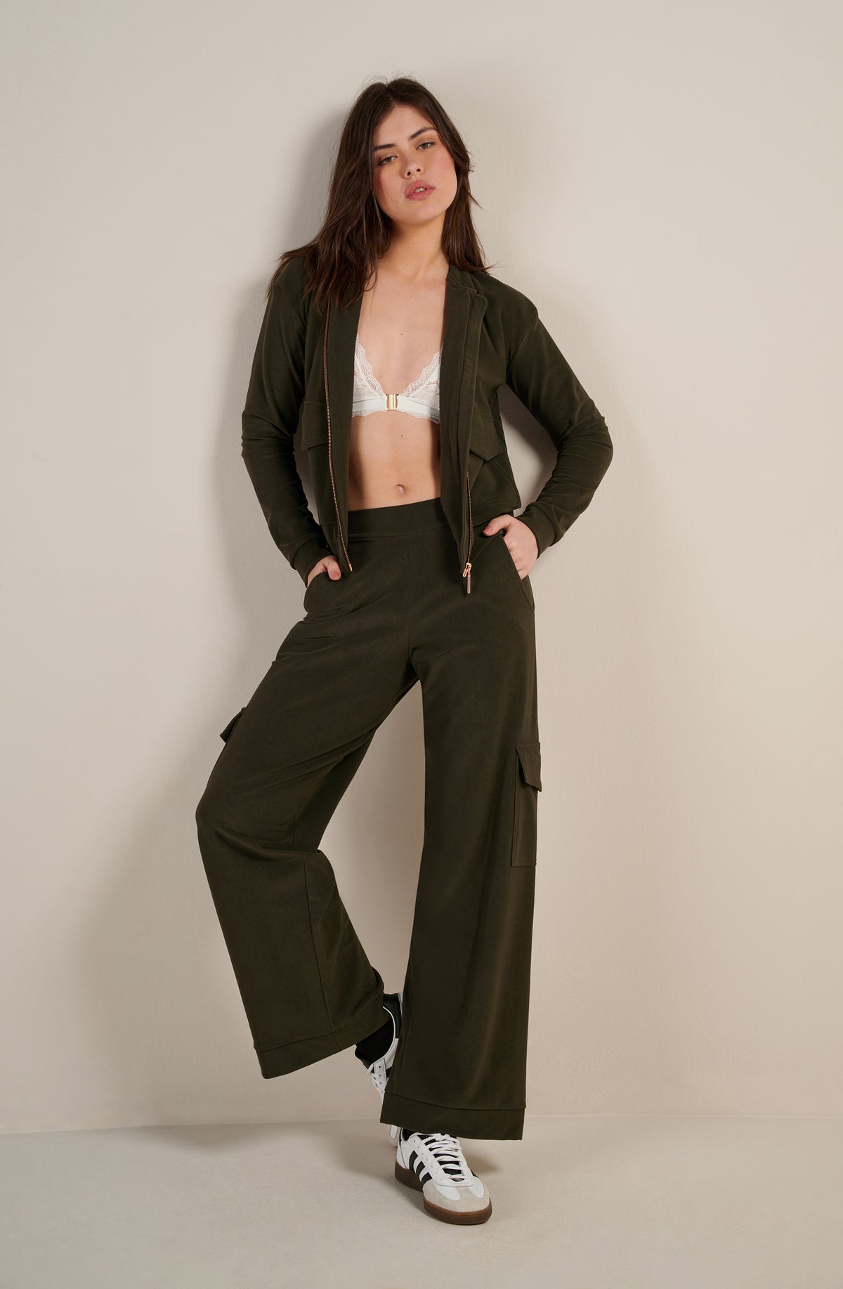 parana pantalon cargo kaki en velour cotele