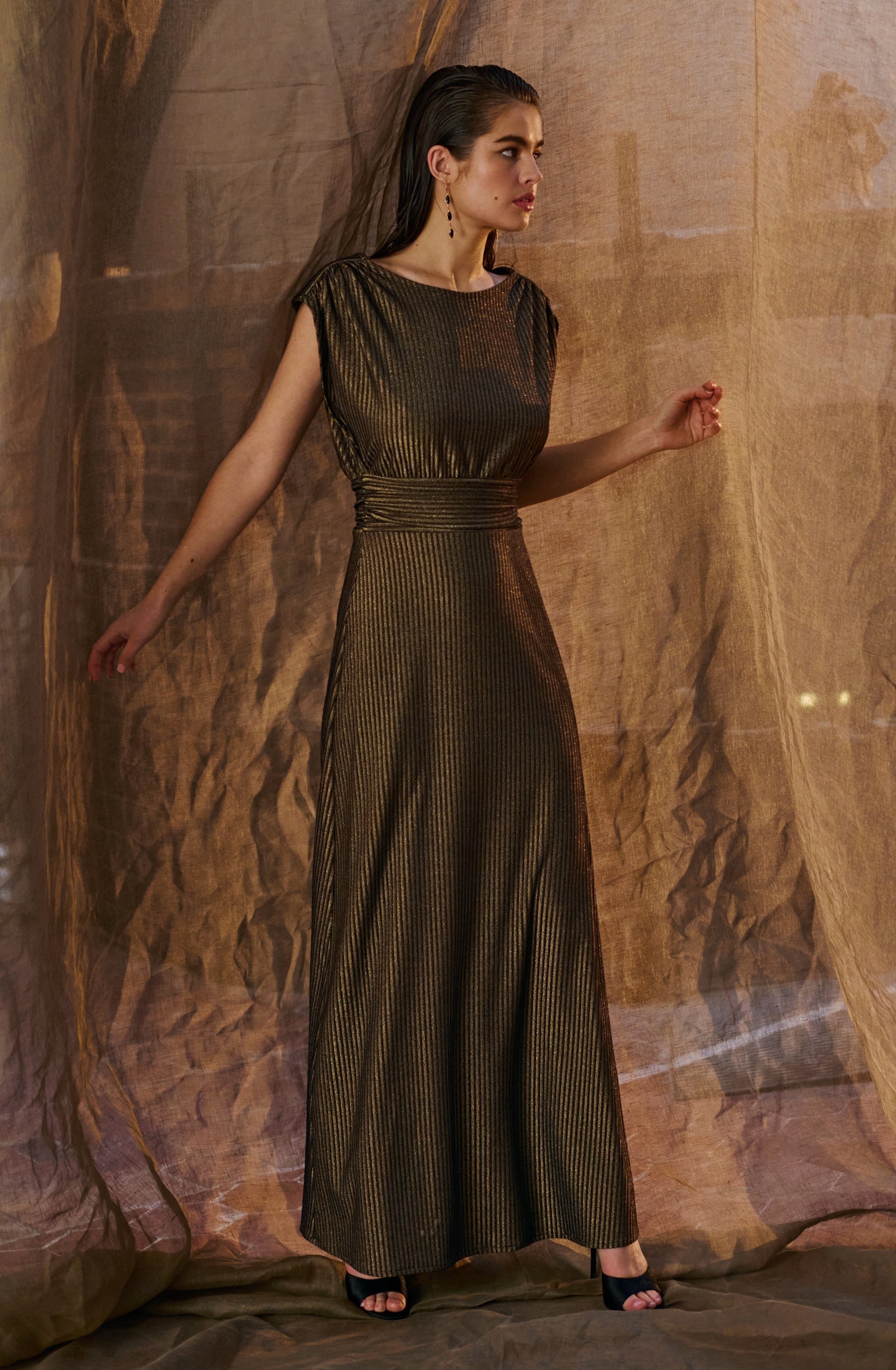 roxane Robe longue évasée en maille noire et dorée