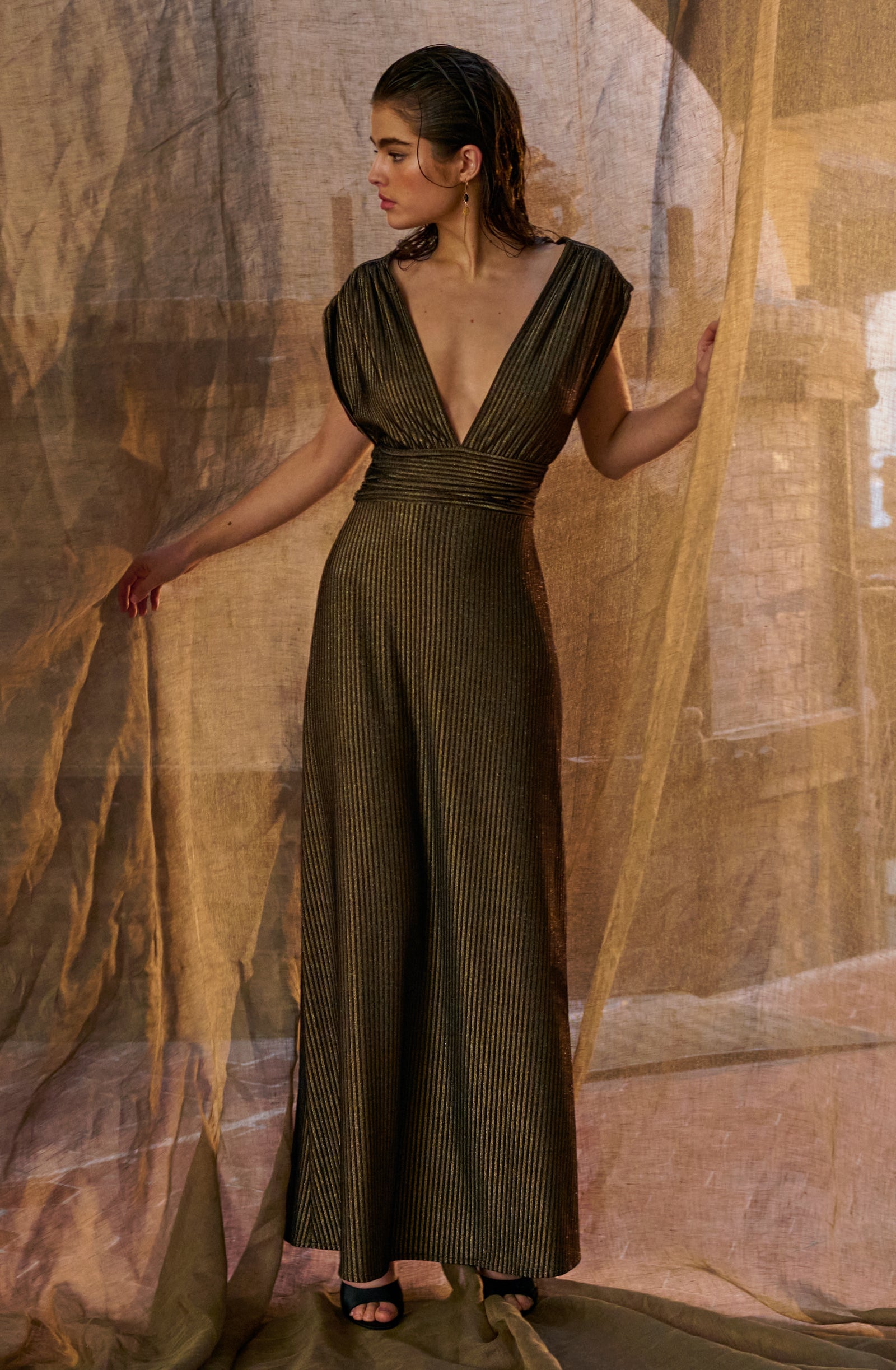 roxane Robe longue évasée en maille noire et dorée