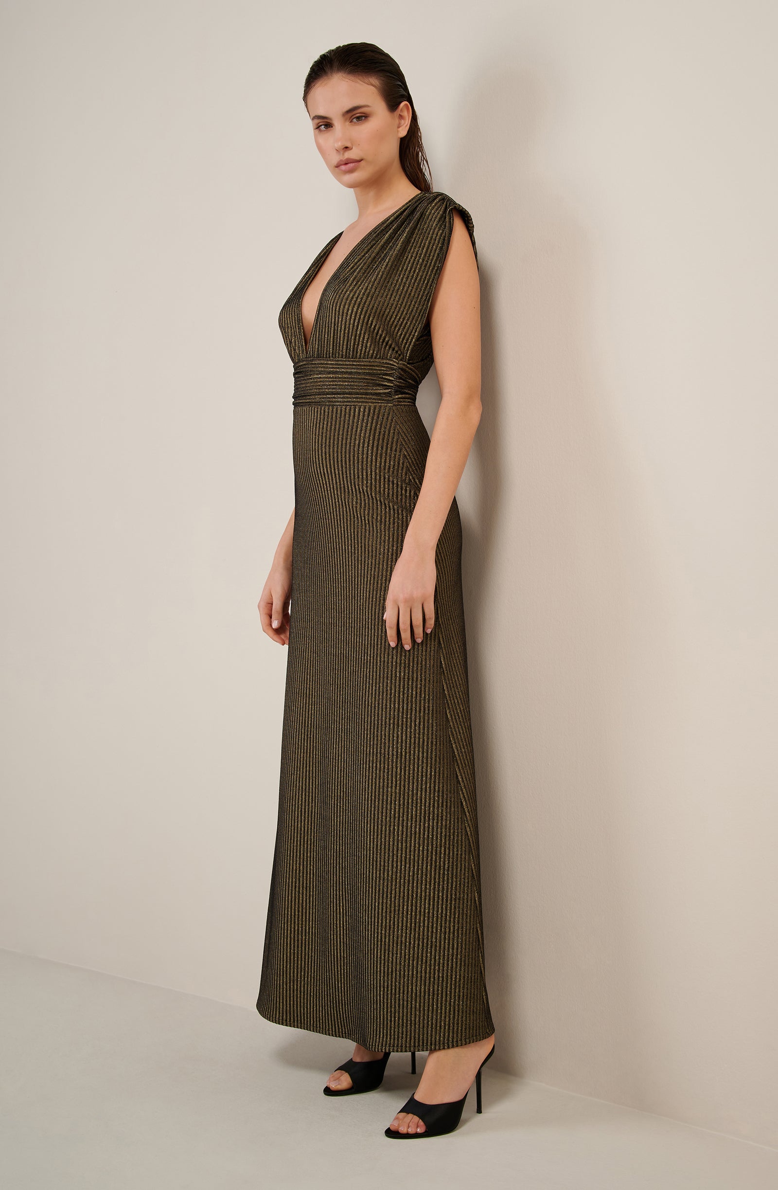 roxane Robe longue évasée en maille noire et dorée