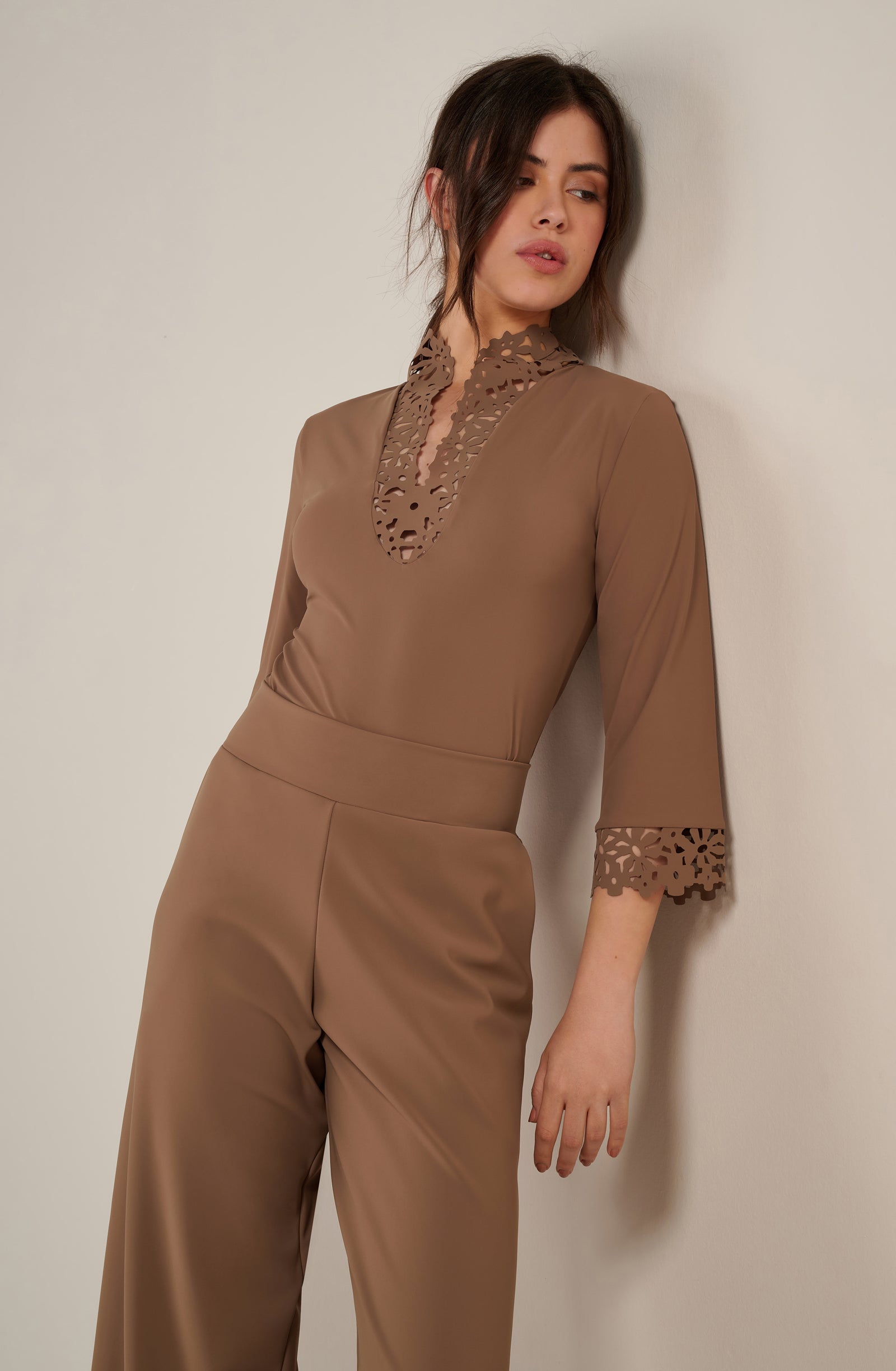 talis Top taupe à manches trompette